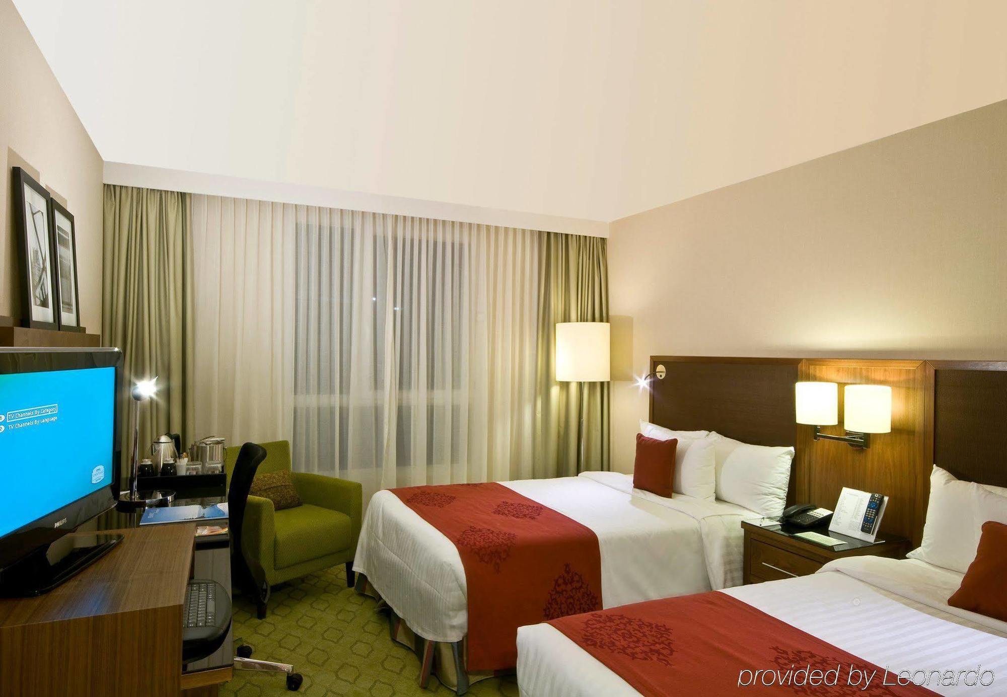 Hotel Courtyard By Marriott Paris Saint Denis Habitación foto